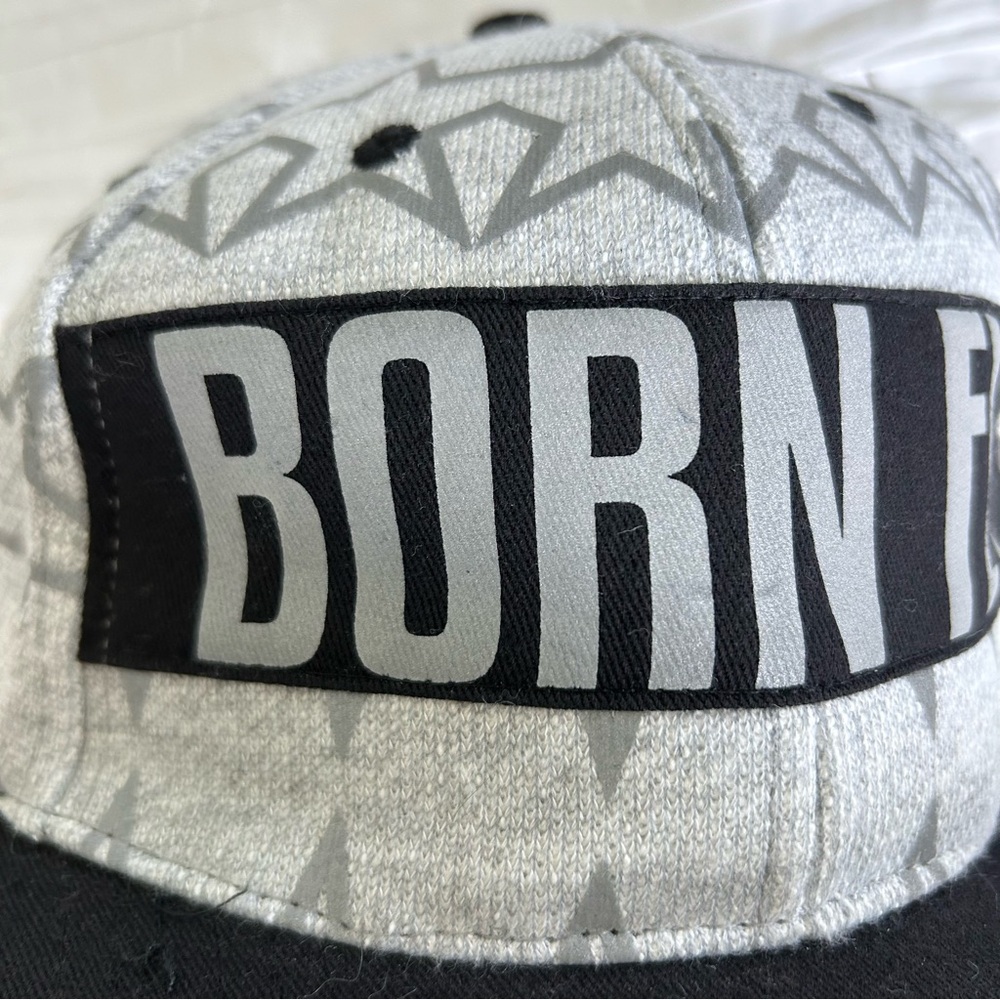 BORN FLY NWT! Men's Flat Bill Cap SnapBack‎ Moisture Sweatband Blk/Wht/Silver - Picture 3 of 11